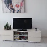 Modern Sea View Apartment Regina Gardens